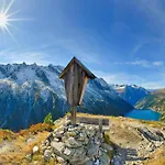 Elevate - By Alpenluxus Collection * Muhlen (Tyrol)
